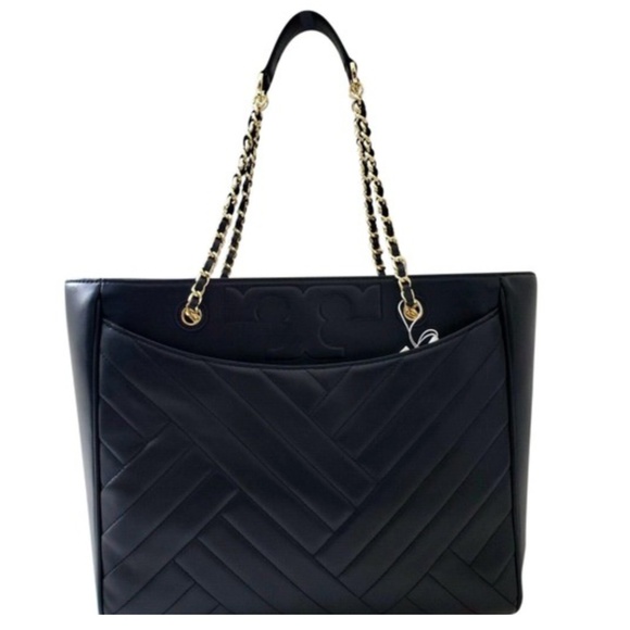 Tory Burch Handbags - NEW Tory Burch Logo Chain Strap Quilted Tote bag